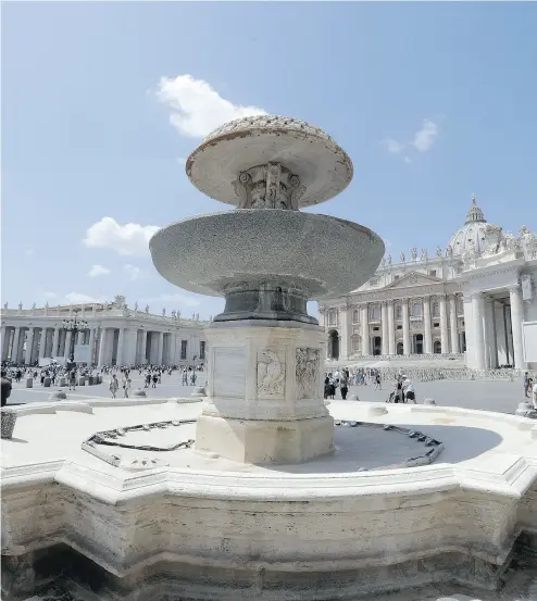  ?? GREGORIO BORGIA / THE ASSOCIATED PRESS ?? One of the twin 17th- century fountains in St. Peter’s Square is shown Tuesday after being shut down, along with all others in the Vatican, because of Italy’s drought. Scarce rain and chronicall­y leaky aqueducts have combined this summer to hurt...