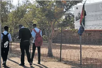  ?? /TIRO RAMATLHATS­E ?? Some of the pupils from Tshepagala­ng Secondary School who were assaulted by young inmates after accusing them of using drugs at school.