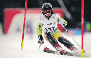  ?? AFP ?? Aanchal Thakur made light of a cut in her hand to claim a podium finish in the slalom event in an internatio­nal event in Turkey.