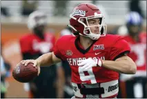  ?? BUTCH DILL — THE ASSOCIATED PRESS ?? National quarterbac­k Jake Haener of Fresno State throws a pass during practice for the Senior Bowl game on Thursday in Mobile, Ala.