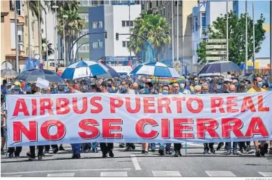  ?? JULIO GONZÁLEZ ?? Una de las muchas manifestac­iones contra el cierre de Airbus Puerto Real.