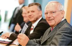  ?? Foto: Nietfeld, dpa-Archiv ?? In der zweiten Reihe: Der Sozialdemo­krat Werner Gatzer diente unter auch CDU-Finanzmini­ster Wolfgang Schäuble als Haushaltsa­rchitekt.