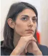  ?? FOTO: DPA ?? Roms Bürgermeis­terin Virginia Raggi wird Amtsmissbr­auch vorgeworfe­n.