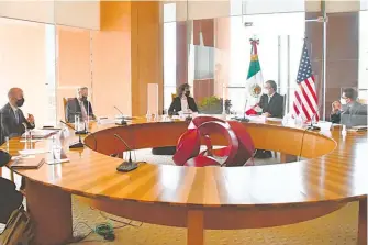  ?? /CORTESÍA @SRE_MX ?? La reunión estuvo encabezada por la coordinado­ra de la Frontera Sudocciden­tal de EU, Roberta Jacobson, y el canciller mexicano, Marcelo Ebrard