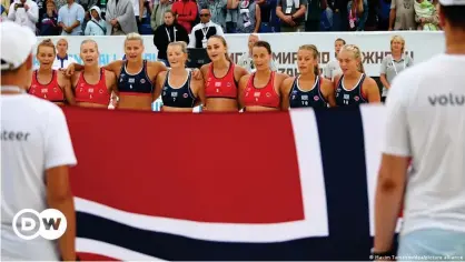  ??  ?? La selección noruega de balonmano de playa, en foto de 2018