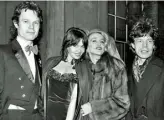  ??  ?? Jagger, his wife Kari-ann, Jerry Hall and Mick in 2000