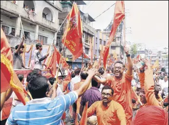  ?? SAMIR JANA/HT PHOTO ?? People celebrate on the occasion of Ram Navami in Kolkata on Sunday.