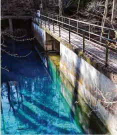  ?? Foto: Thorsten Jordan ?? Der Stausee mit türkisfarb­enem Wasser ist das Ziel der kleinen Wanderung auf dem Lech Höhenweg bei Landsberg.