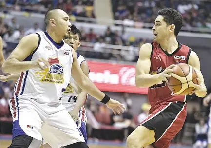  ?? ALVIN S. GO ?? THE ALASKA ACES and Magnolia Hotshots Pambansang Manok play Game Five today of their intense and physical best-of-seven PBA Governors’ Cup finals series.