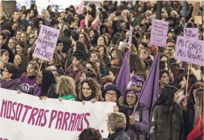  ?? Foto: Archiv ?? Die Demo am Weltfrauen­tag fand kurz vor Ausruf des Corona-Notstands statt.