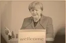  ?? Foto: ap ?? La canciller Merkel durante un discurso ayer en Berlín ante la asociación que ayuda a familias de inmigrante­s, “Wellcome”.