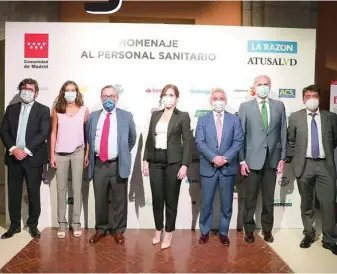  ??  ?? Francisco Hiraldo, Mª Eugenia Carballedo, Francisco Marhuenda, Isabel Díaz Ayuso, Andrés Navarro, Enrique Ruiz Escudero y Sergio Alonso