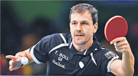  ?? FOTO: DPA ?? Timo Boll, hier im Nationaltr­ikot bei den Olympische­n Spielen in Rio, ließ seinem Gegner Ruwen Filus nicht den Hauch einer Chance.