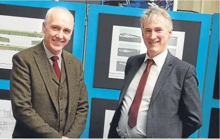  ?? Picture: Jim Irvine. ?? Uel Morton and David Nimmo at the public exhibition.