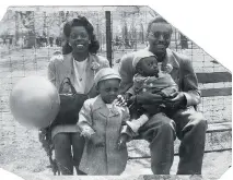  ?? RONALD MALLETT ?? Ron Mallett, front left, sits with his parents Dorothy and Boyd Mallett and brother James at Bronx Park in 1948.