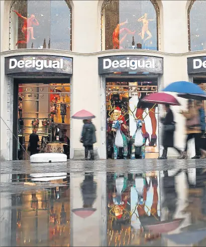  ?? MANE ESPINOSA ?? La nueva tienda de la plaza Catalunya de Desigual en Barcelona