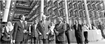  ??  ?? Sultan Nazrin (centre) during his visit to Universiti Teknologi Petronas library after delivering his address entitled ‘Building a Dynamic and Inclusive Education Ecosystem’ in conjunctio­n with UTP’s 20th anniversar­y celebratio­n at UTP campus. Also...