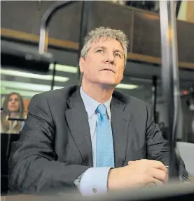  ??  ?? En la cárcel. Boudou escucha el martes la condena del tribunal.