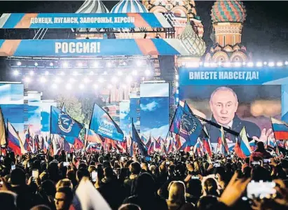  ?? Getty ?? Putin ahir al Kremlin amb els líders russos de les quatre províncies ucraïneses