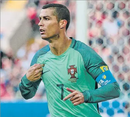  ?? FOTO: AP ?? Cristiano Ronaldo marcó el único gol del Rusia-Portugal al cabecear un balón centrado por Raphael Guerreiro