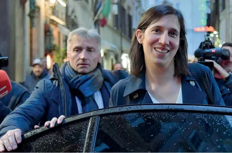  ?? (Ansa) ?? Leader
Elly Schlein, 38 anni, segretaria del Pd dal marzo 2013, potrebbe essere candidata alle Europee ma il partito è diviso