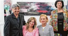  ??  ?? Freuten sich über eine gelungene Vernissage: (von links) Gerhard Protzer, Sabine Hämmer, Ursula Off Melcher und Zweite Bürgermeis­terin Barbara Jaser.