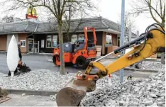  ?? Foto: Marcus Merk ?? Nicht nur auf dem Gelände von McDonald’s in Stadtberge­n wird gearbeitet. Vor allem im Schnellres­taurant ändert sich einiges.