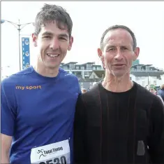  ??  ?? Race winner Tom Hogan from Enniscorth­y (left) with Billy Reck of Oylegate.