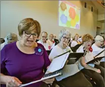  ?? Dan Watson/The Signal ?? The Silvertone Singers perform during a concert and art exhibit called “The Colors of Our Lives” at Bella Vida senior center.