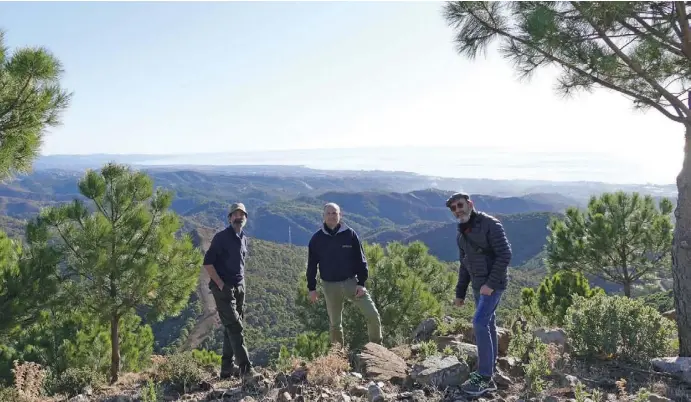  ?? Fotos: Wiltrud Schwetje ?? Nicht nur die Landschaft der Sierra Bermeja begeistert, auch der Blick auf die Küste ist atemberaub­end.