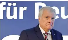  ?? FOTO: STACHE/AFP ?? Erlebte am Sonntag ein Wahl-Desaster: CSU-Chef Horst Seehofer.