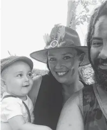  ?? CONTRIBUTE­D ?? Darlene Sparling, centre, originally from Sydney, and her partner Carlos Lafuente take a selfie with their now 23-monthold son Kaspian Blue in Tulum, Mexico, where the couple live after meeting there 12 years ago.