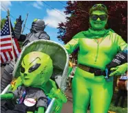  ??  ?? Just a freak occurrence: McMinnvill­e locals dress up as their favourite aliens