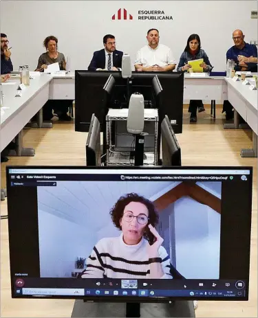  ?? EFE ?? Reunión de la dirección de ERC, tras su reciente reelección, con Marta Rovira por videoconfe­rencia, ayer.