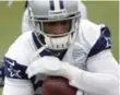  ??  ?? NFL rushing king DeMarco Murray might play for Cowboys six days after surgery on broken left hand.