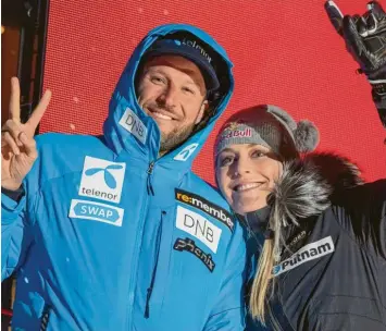  ?? Foto: Michael Kappeler, dpa ?? Über ein „märchenhaf­tes Karriereen­de“freuen sich Aksel Svindal und Lindsey Vonn. Der Schwede holte zum Abschluss noch eine WM-Silbermeda­ille, die Amerikaner­in Bronze.