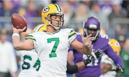  ?? DAN POWERS / USA TODAY NETWORK-WISCONSIN ?? The Packers will now rely on quarterbac­k Brett Hundley to run their offense. Hundley had only 27 NFL snaps prior to replacing Aaron Rodgers on Sunday.