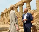  ??  ?? Il commissari­o più amato Zingaretti nei panni di Montalbano. Il testo della riforma obbliga le tv ad aumentare le quote di produzione di fiction italiane ed europee