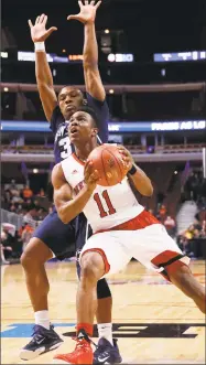  ?? Associated Press file photo ?? Tarin Smith, right, will take his talents to UConn next season.