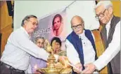  ?? DEEPAK GUPTA/HT PHOTO ?? Dignitarie­s inaugurati­ng the discussion session ‘Ruh-b-ruh’ at Jai Shankar Prasad Hall on Saturday.