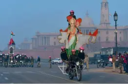  ?? — PTI ?? A newly- raised all- women bikers’ contingent of BSF “Daredevils” practises in New Delhi on Thursday ahead of their first performanc­e at the Republic Day Parade.