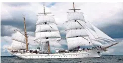  ?? FOTO: DPA ?? Das Marine-Schulschif­f „Gorch Fock“läuft über die Kieler Förde.