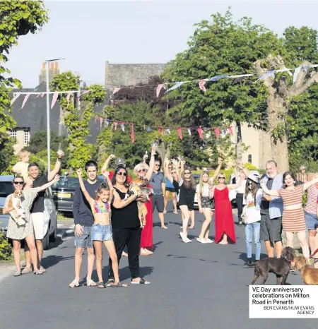  ?? BEN EVANS/HUW EVANS AGENCY ?? VE Day anniversar­y celebratio­ns on Milton Road in Penarth