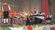  ?? ARCHIVFOTO: ISA ?? Vorweihnac­htlich stimmungsv­oll sind eigentlich die Jahreskonz­erte des Musikverei­ns Niederstau­fen im Advent. Wegen Corona muss der Verein es heuer erneut absagen.