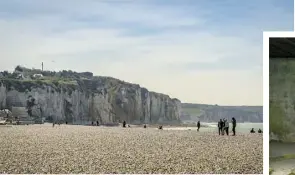  ??  ?? Du haut de cette falaise, les Allemands avaient beau jeu de tirer sur les nôtres qui couraient sur la plage. Pas étonnant que ce débarqueme­nt ait été un désastre.