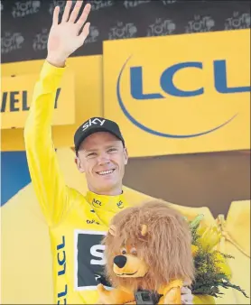  ?? FOTO: EFE ?? Chris Froome sufrió, pero sigue comandando el Tour con una semana por delante