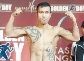  ?? BOXINGSCEN­E.COM ?? PICKING UP. Golden Boy Promotions features Mercito Gesta in its first fight show since the Covid-19 pandemic. The 32-year-old USbased Cebuano boxer gets to fight unbeaten Hector Tanajara in a WBC USNBC lightweigh­t title fight. /