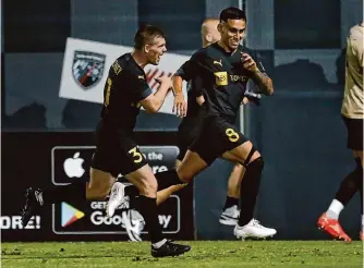  ?? Ronald Cortes/contributo­r ?? San Antonio FC’S Jorge Hernandez (8) is one of the returning players for SAFC this season. He set the team record for assists in a season with 10 last year.