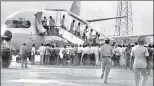  ?? HT ARCHIVE ?? Freed passengers alighting from the hijacked plane when it returned to Delhi from Lahore on October 8, 1981.