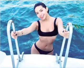  ?? ?? ¡Wow! Ángela Aguilar presumió silueta de miedo con un bikini negro.